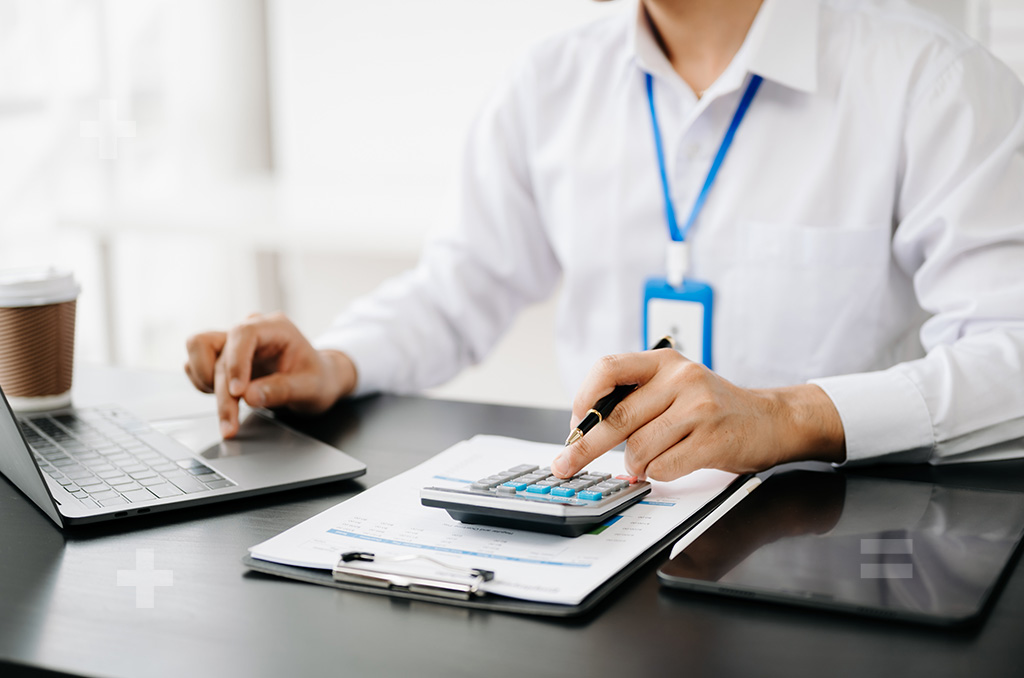 Non-client facing accountant working in offshore office